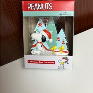 Hallmark Peanuts Snoopy and Woodstock Ornament